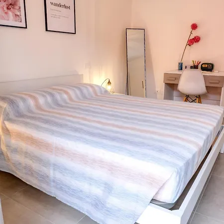 Apartament Al 45 B.go Roma -vr- Con Garage *