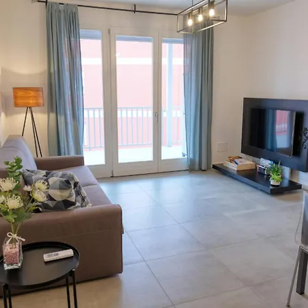 Al 45 B.go Roma -vr- Con Garage Apartament *