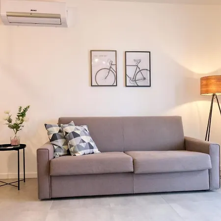 Apartamento Al 45 B.go Roma -vr- Con Garage