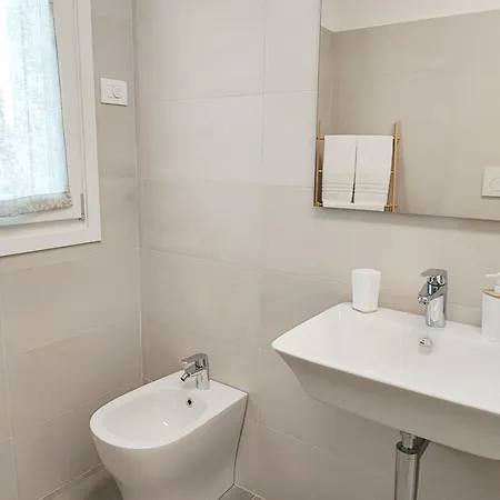 Al 45 B.go Roma -vr- Con Garage Verona