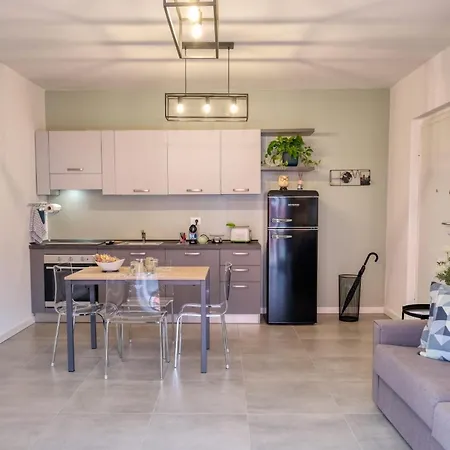 Al 45 B.go Roma -vr- Con Garage * فيرونا